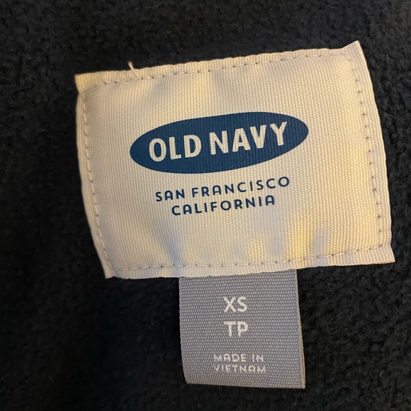 Old Navy Women’s Puffer Vest - Picture 3 of 3